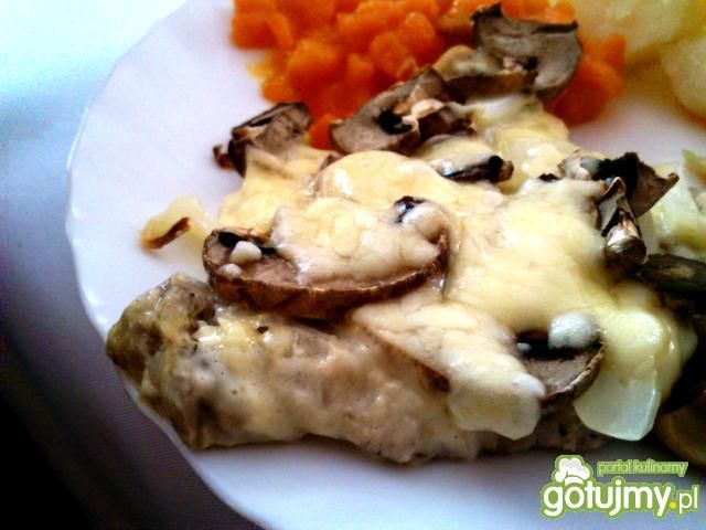 Zapiekany schab z pieczarkami i serem 2