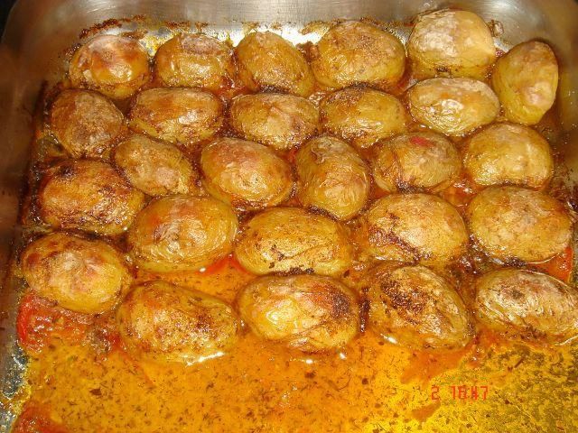 Zapiekany ziemniak w pomidorach Zapiekany ziemniak w pomidorach