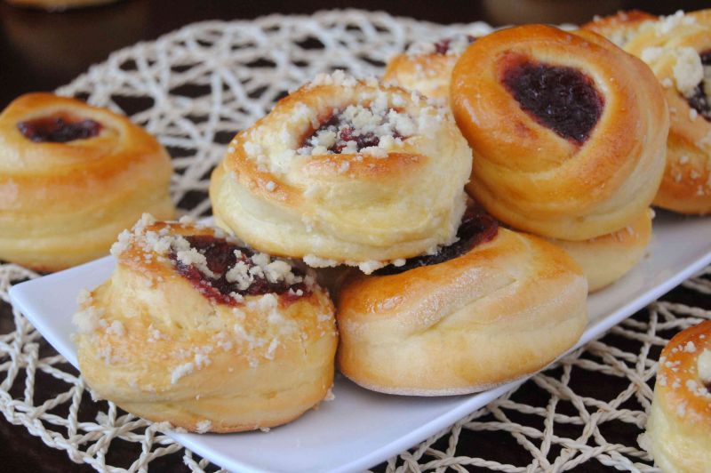 Zaplatane „mini”  drożdżówki