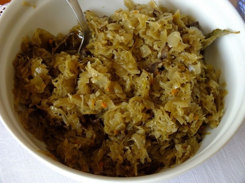 Zasmażana kapusta z suszonymi grzybami Zasmażana kapusta z suszonymi grzybami