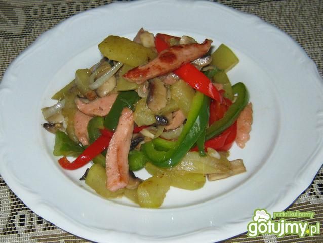 Zasmażane warzywa z mortadelą Zasmażane warzywa z mortadelą