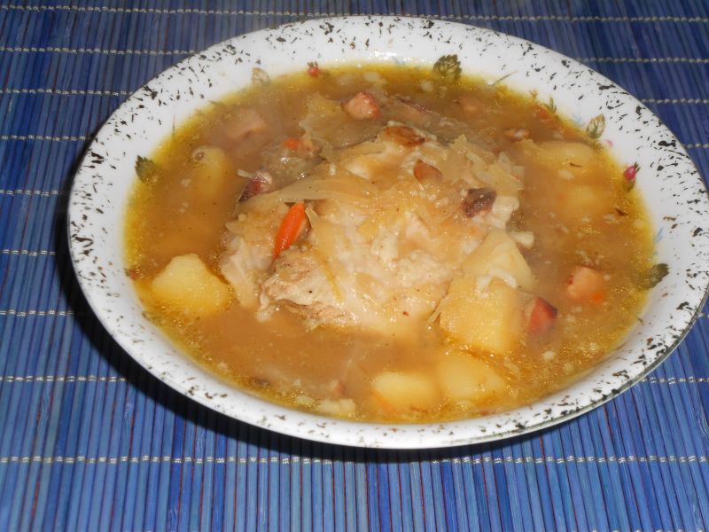 Zasmażany kapuśniak z żeberkami Zasmażany kapuśniak z żeberkami