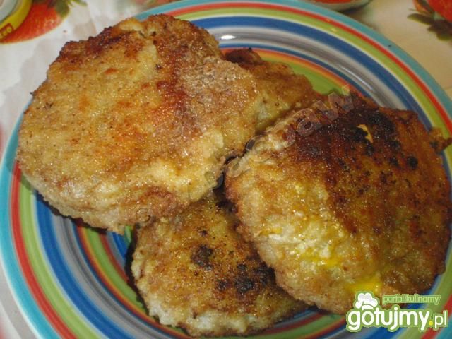 Zawijańce schabowe z serem i ogórkiem  Zawijańce schabowe z serem i ogórkiem