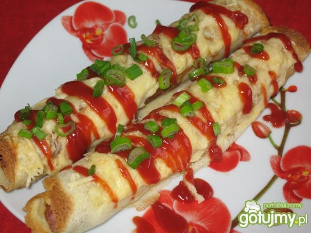 Zawijane parówki zapiekane z serem