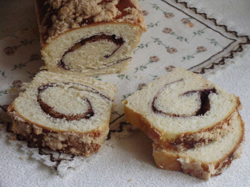 Zawijaniec drożdżowy z marmoladą Zawijaniec drożdżowy z marmoladą