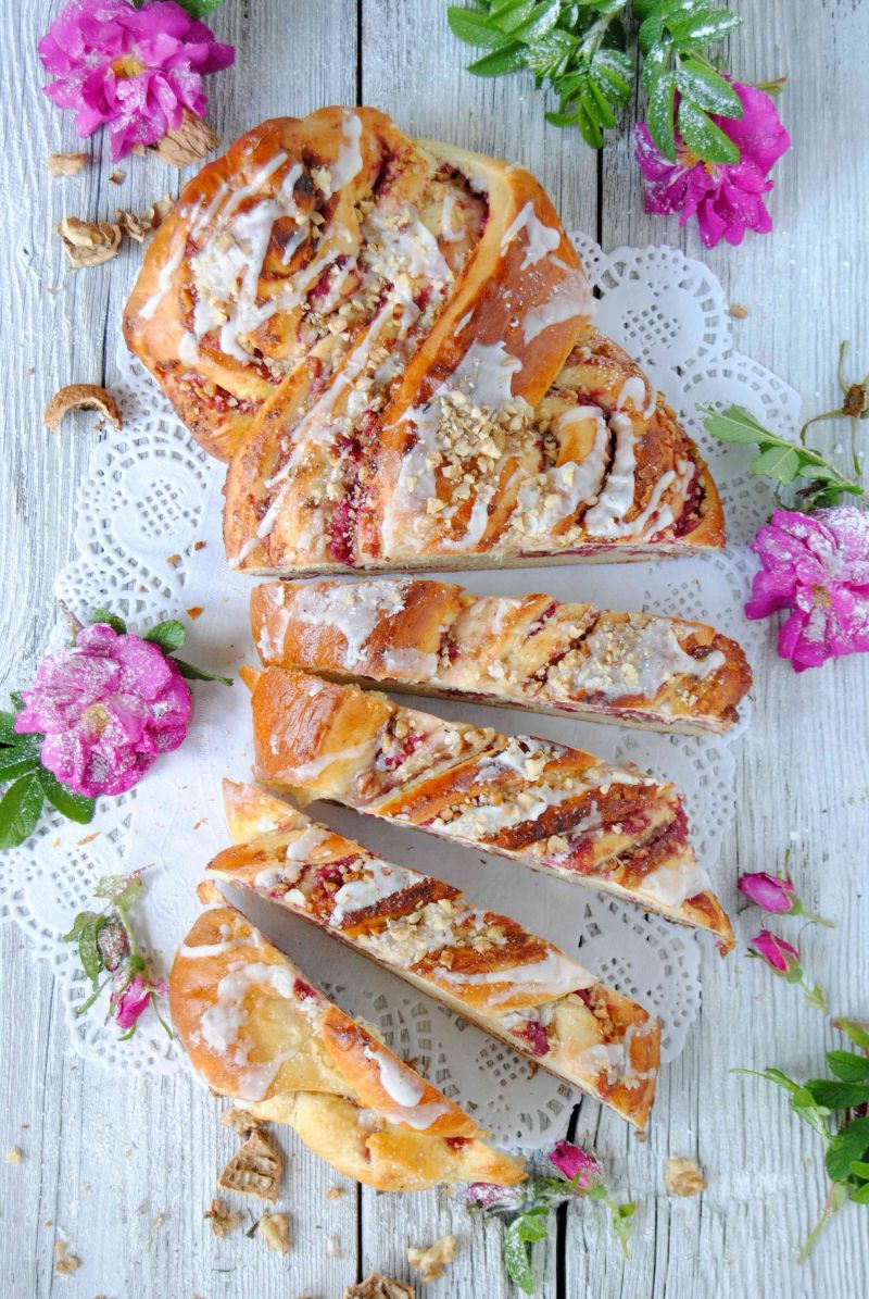 Zawijaniec różano- orzechowy Zawijaniec różano- orzechowy