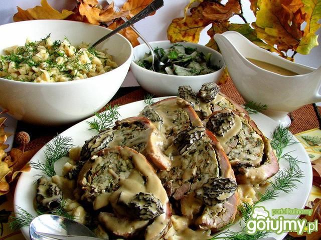 Zawijaniec z indyka z sosem smardzowym