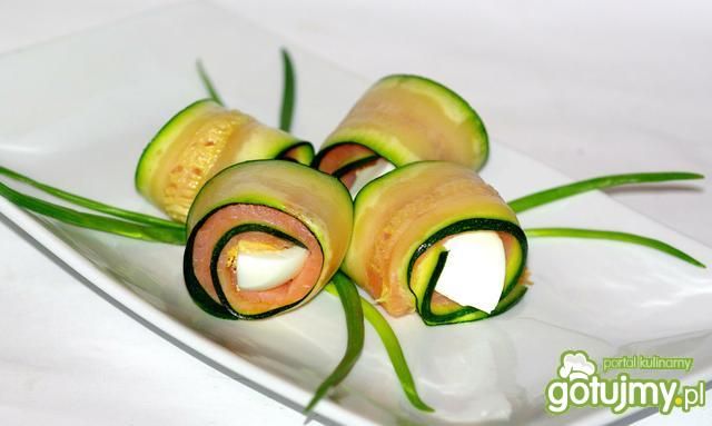 Zawijaski z łososiem Zawijaski z łososiem