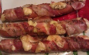 Zawijaski z serem i boczkiem Zawijaski z serem i boczkiem