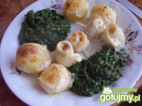 Zawijasy z ryby w sosie serowym 