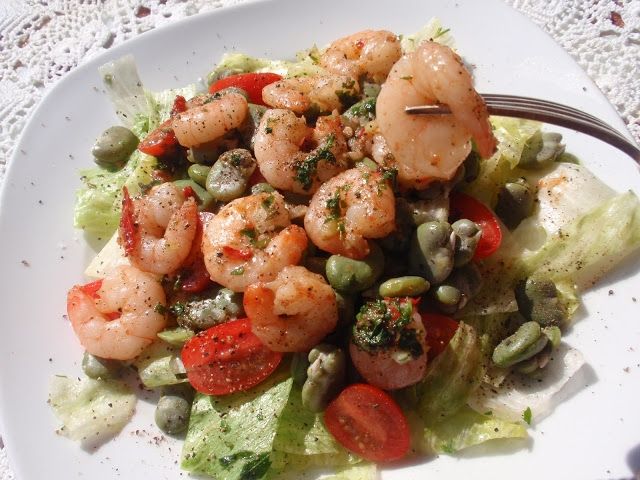 Zdrowa, letnia sałatka z krewetkami i bobem Zdrowa, letnia sałatka z krewetkami i bobem