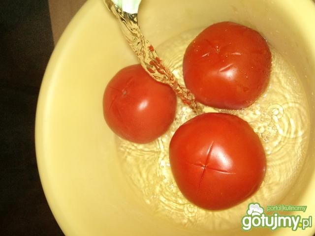 Zdrowa pomidorowa surówka do obiadu