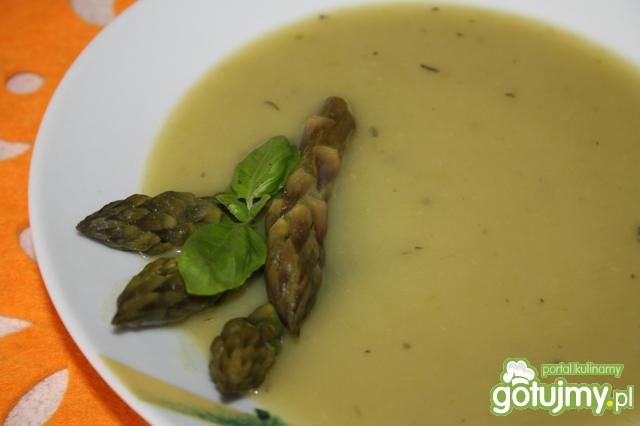 Zdrowa zupa krem ze szparagów