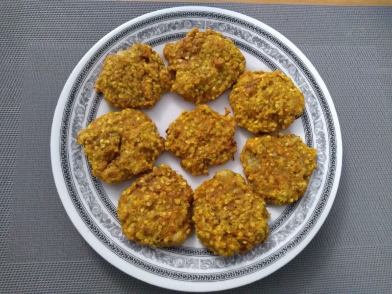 Zdrowe ciasteczka jaglano - marchewkowo - owocowe