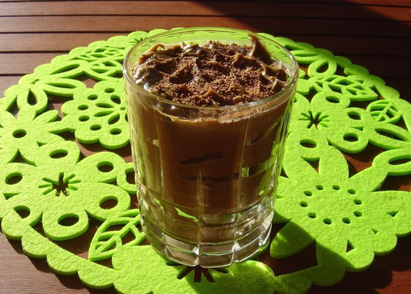 Zdrowy mus czekoladowy z awokado