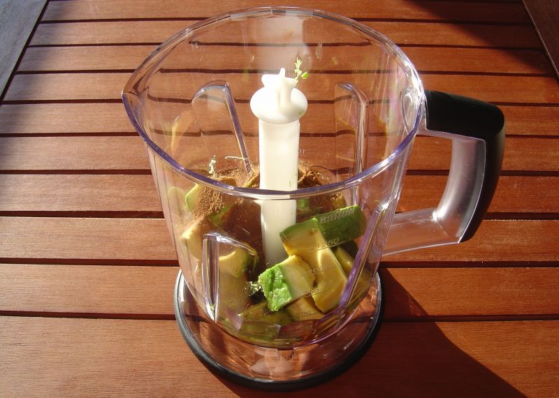 Zdrowy mus czekoladowy z awokado