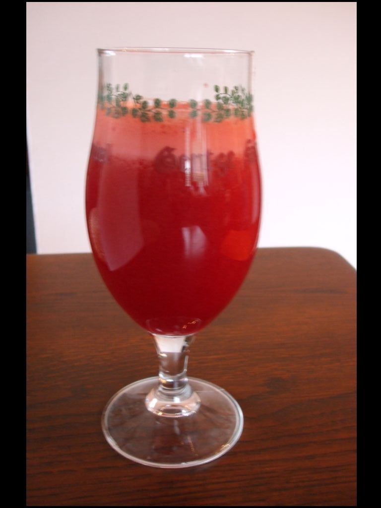 Zdrowy sok z marchwi jabłek i buraków 