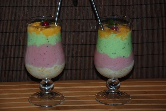 Zdrowy warstwowy koktajl Zdrowy warstwowy koktajl