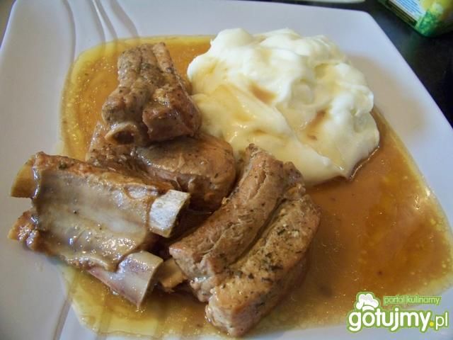 żeberka duszone