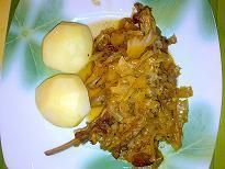 Żeberka duszone w białej kapuście  Żeberka duszone w białej kapuście