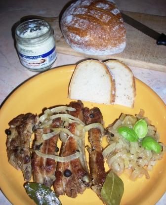 Żeberka duszone z cebulą Żeberka duszone z cebulą