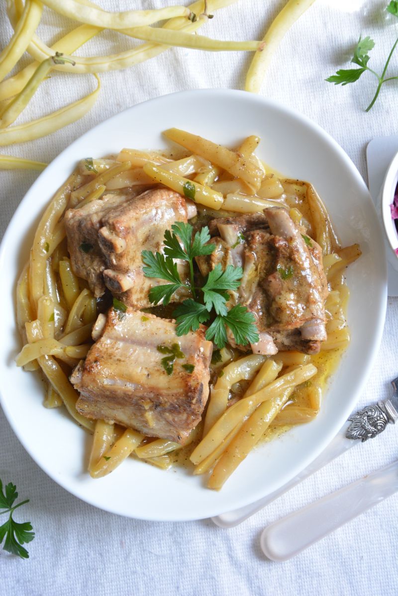 Żeberka duszone z fasolką szparagową