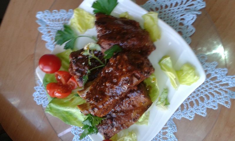 Żeberka miodowo musztardowe.