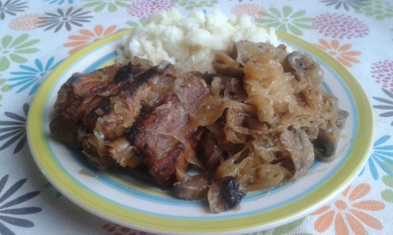 Żeberka pieczone w kapuście Żeberka pieczone w kapuście