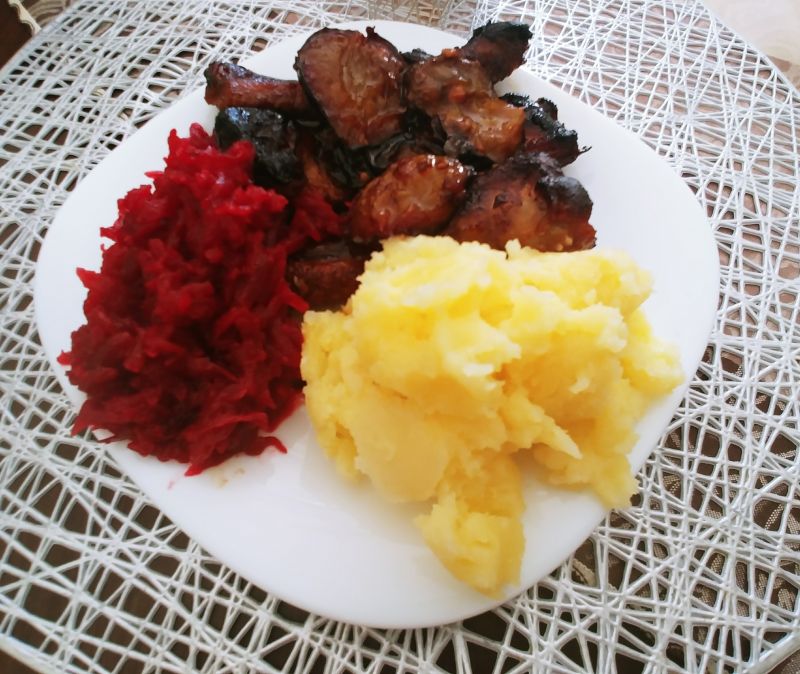 Żeberka słodko - kwaśne ze śliwkami Żeberka słodko - kwaśne ze śliwkami