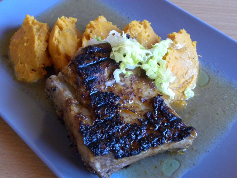 Żeberka w czterech smakach z puree z batatów Żeberka w czterech smakach z puree z batatów