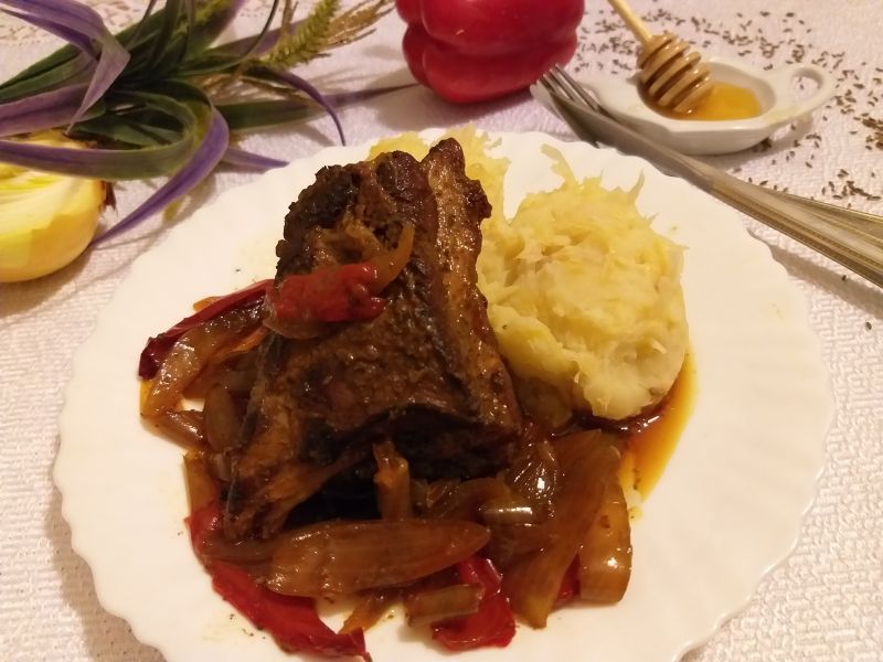 Żeberka w przyprawach i miodzie 