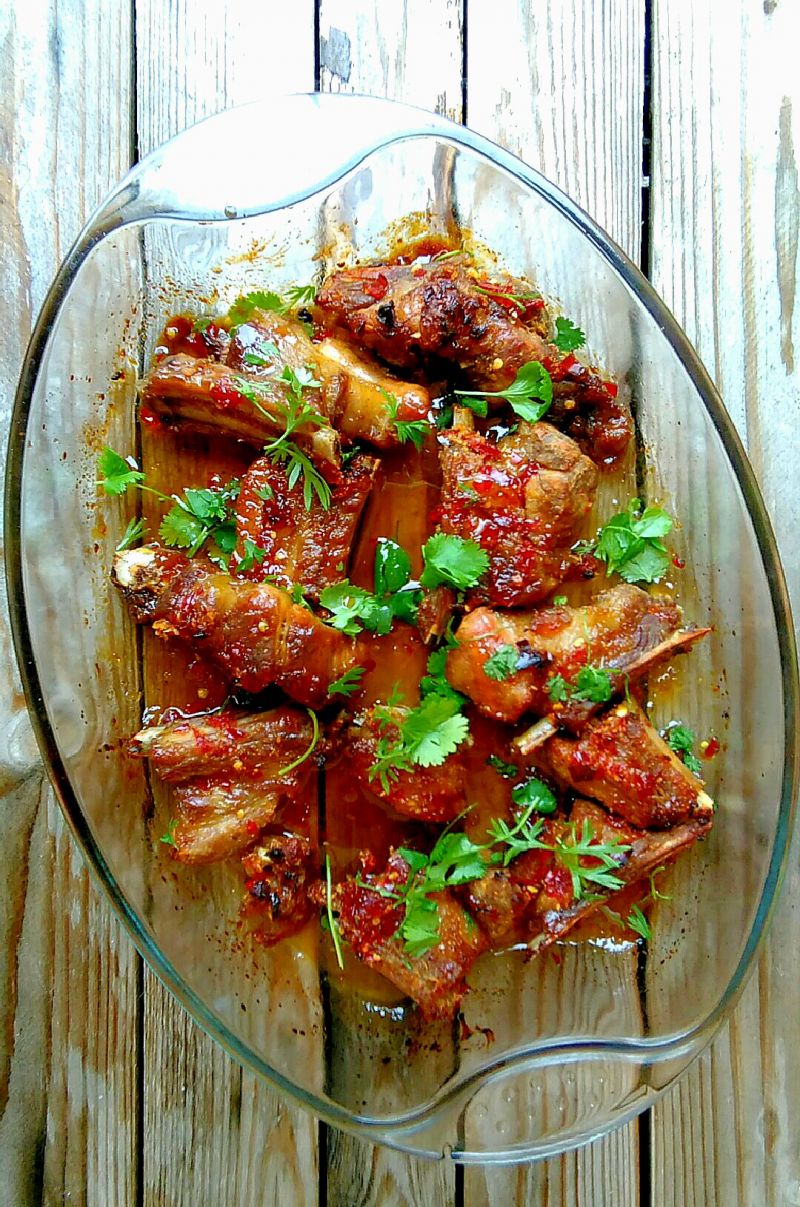 Żeberka w słodko-ostrym sosie chilli  Żeberka w słodko-ostrym sosie chilli