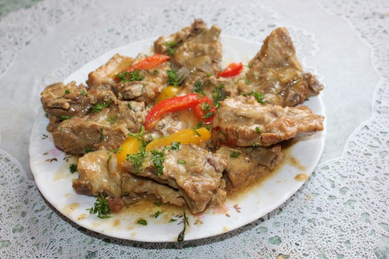 Żeberka w śmietanie