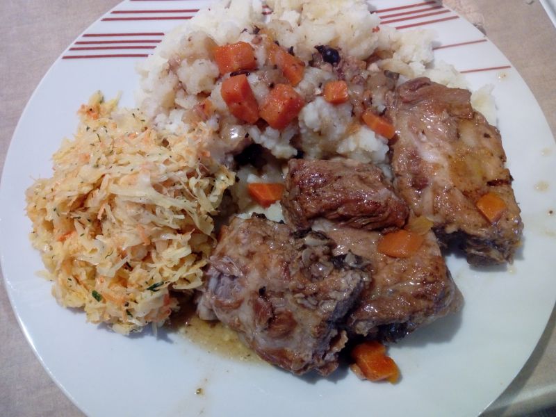 Żeberka w sosie własnym