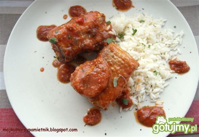 Żeberka w winie na pomidorowo  