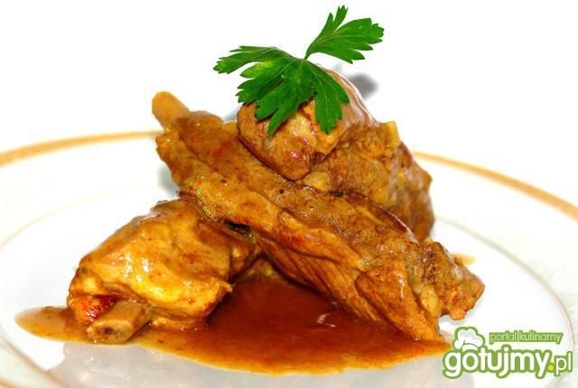 Żeberka wieprzowe w sosie