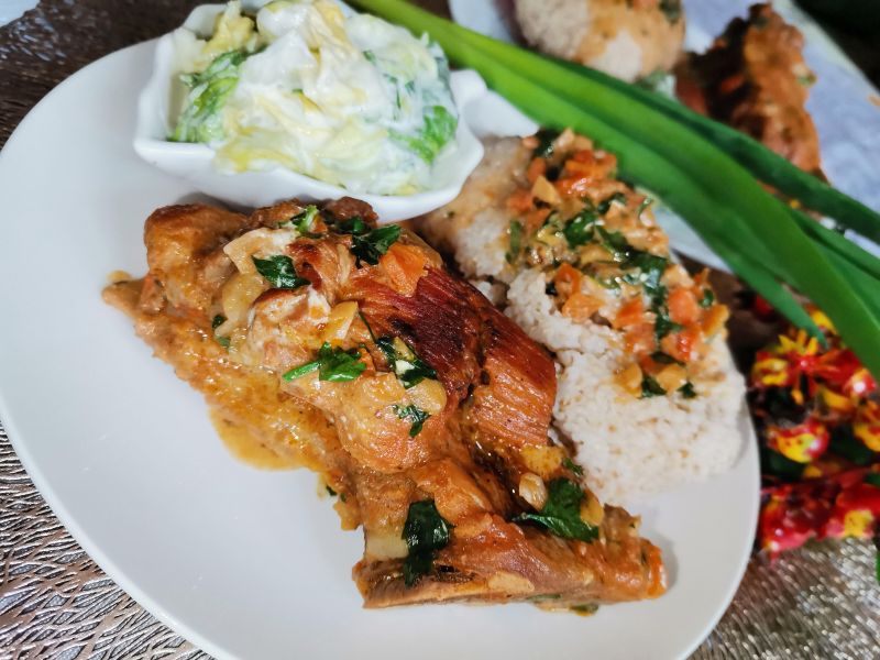 Żeberka wieprzowe w sosie własnym