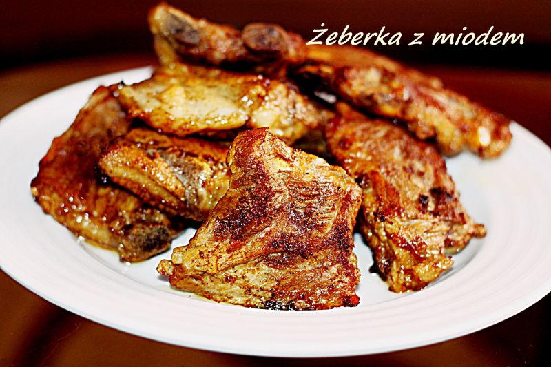 Żeberka z miodem i puree z cebuli