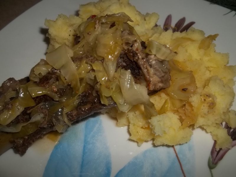 Żeberka z młodą kapustą