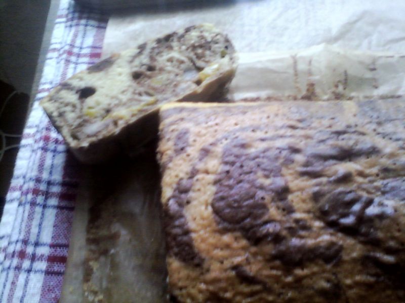 Zebra z brzoskwiniami