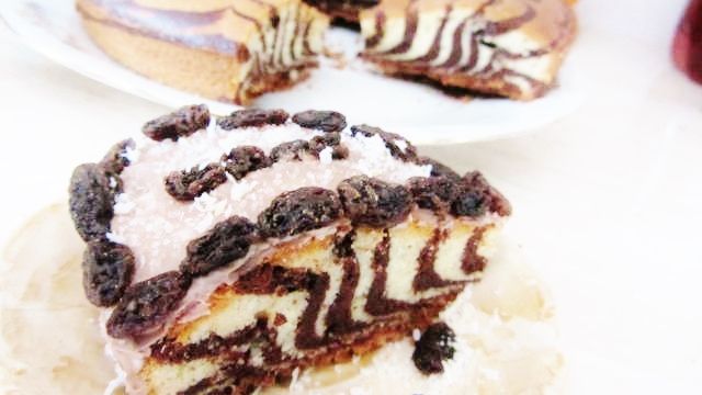 Zebra z czerwoną oranżadą