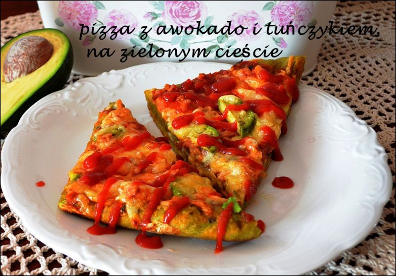 Zielona pizza z awokado