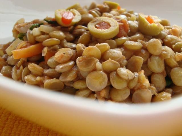 Zielona soczewica w pomidorach pelati Zielona soczewica w pomidorach pelati