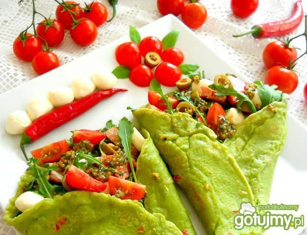 Zielone naleśniki na ostro z  papryczką 