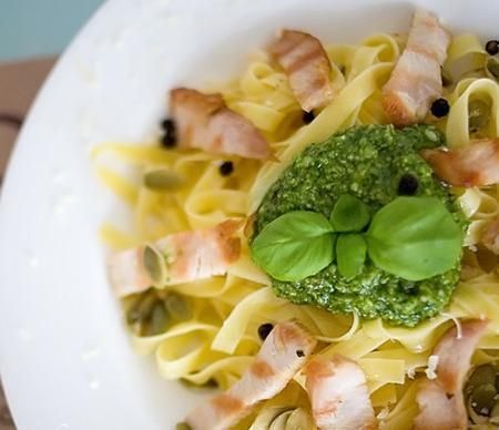 Zielone pesto z rukoli i pestek dyni