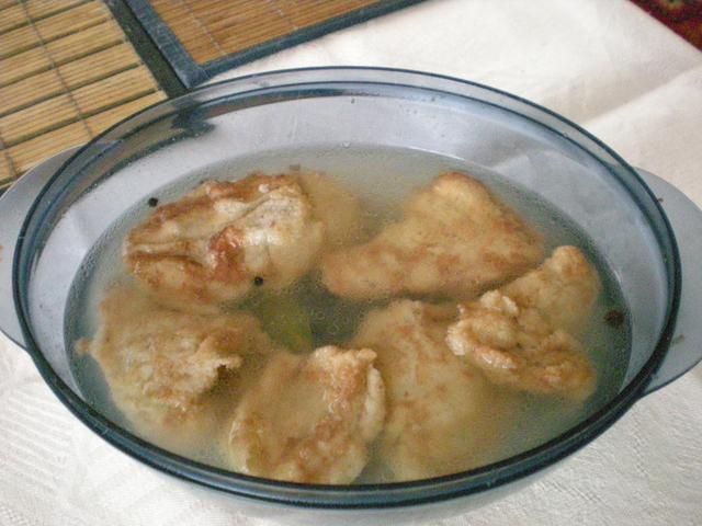 Zielone śledzie w zalewie octowej