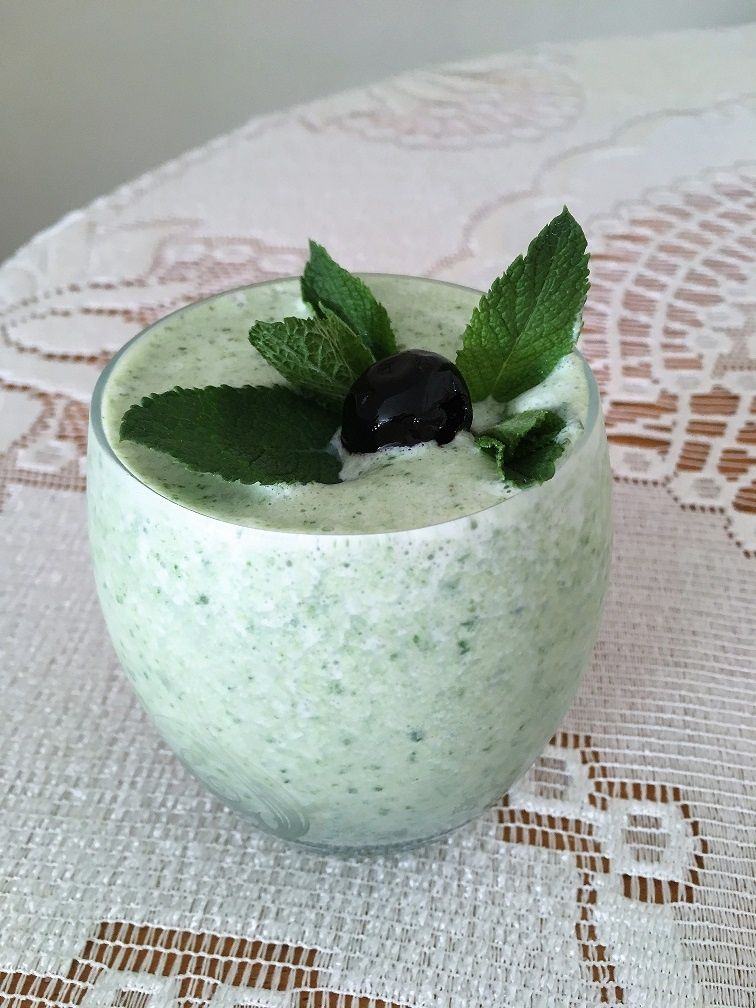 Zielone smoothie z jarmużem i trawą cytrynową 