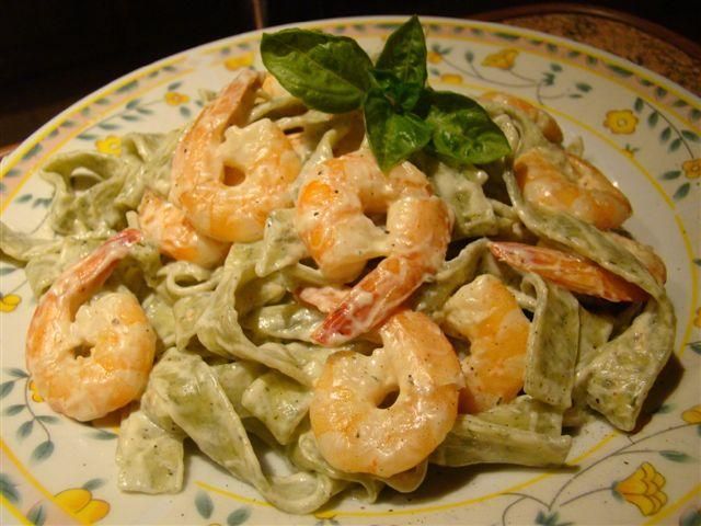 Zielone tagliatelle z krewetkami Zielone tagliatelle z krewetkami