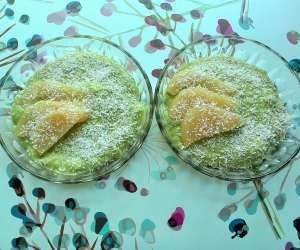 Zielony deserek z gruszką z kompotu Zielony deserek z gruszką z kompotu