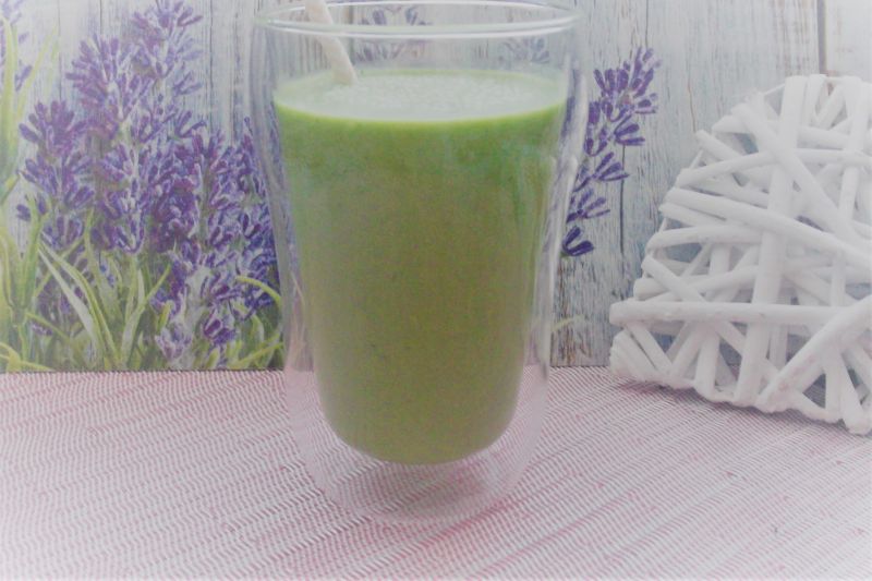 Zielony koktajl śniadaniowy